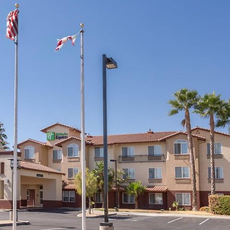 Holiday Inn Express Hotel & Suites Manteca By Ihg Eksteriør bilde