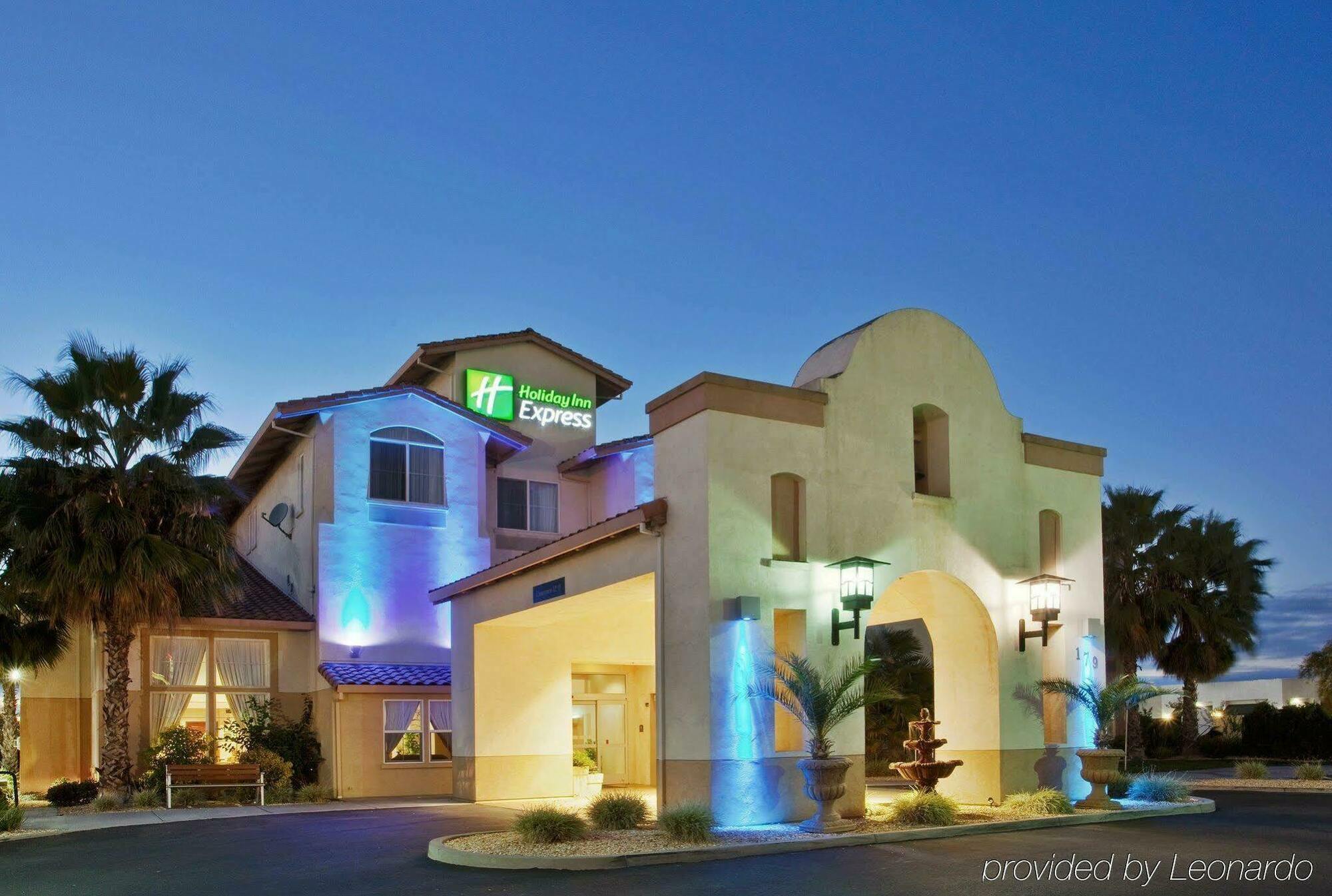 Holiday Inn Express Hotel & Suites Manteca By Ihg Eksteriør bilde