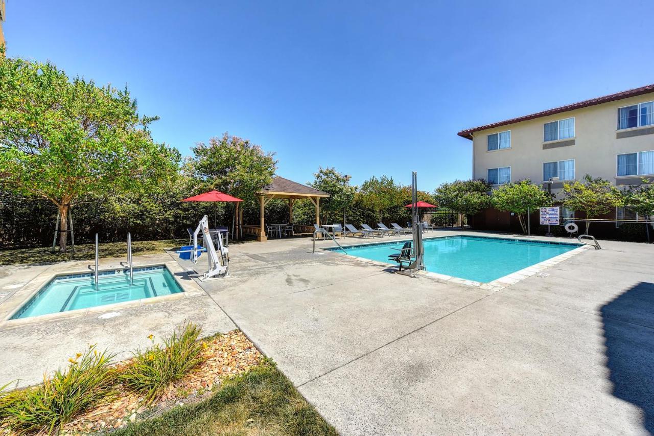 Holiday Inn Express Hotel & Suites Manteca By Ihg Eksteriør bilde